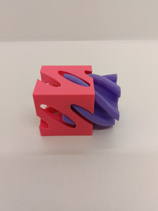 separa a tus hijos de las pantallas sin tener que enfadarte, dales un fidget y observa como se divierten y se relajan