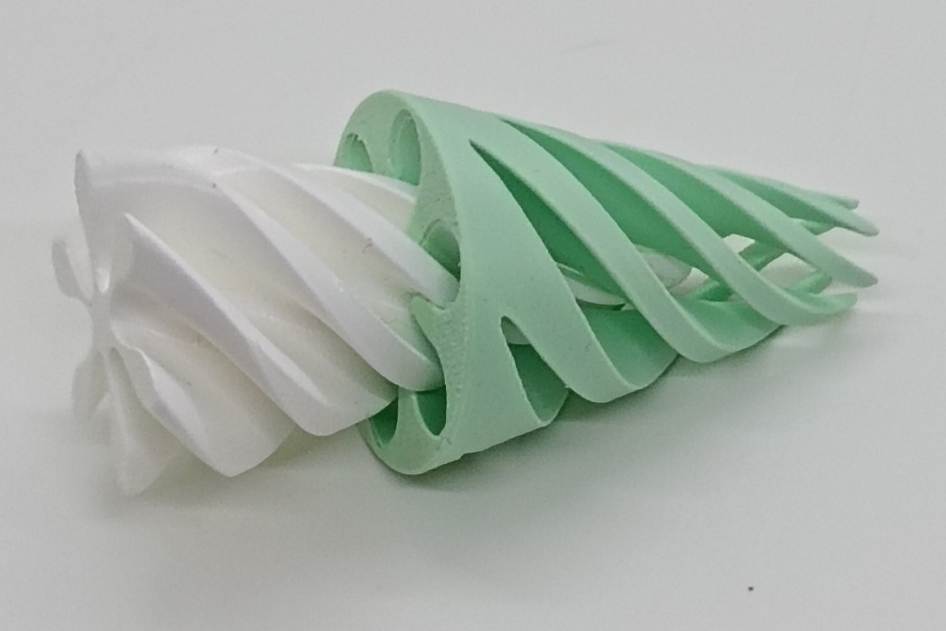 Cono infinito, juguete cono, juguete infinito