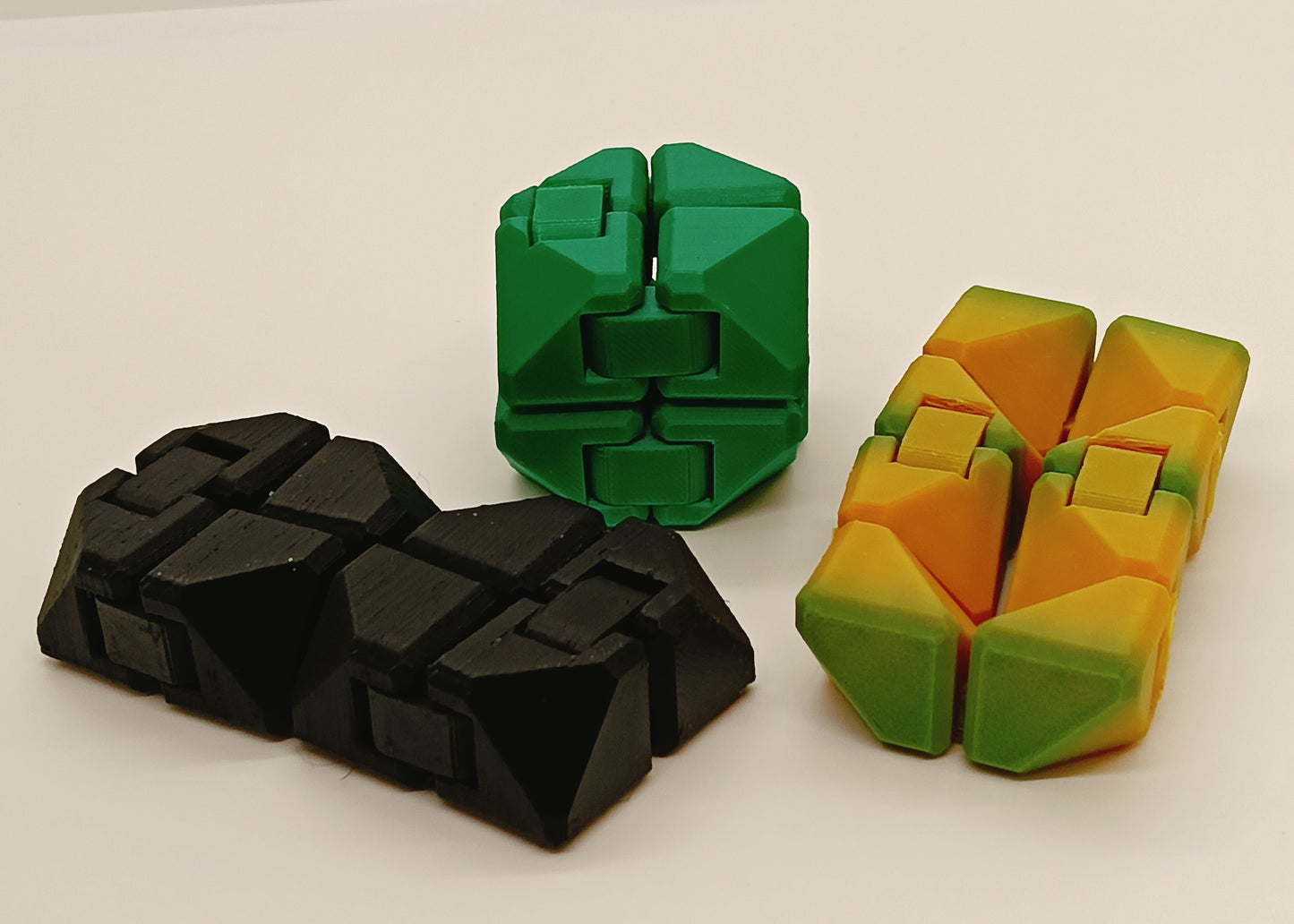SpikeCube – El Cubo que No Pasa Desapercibido