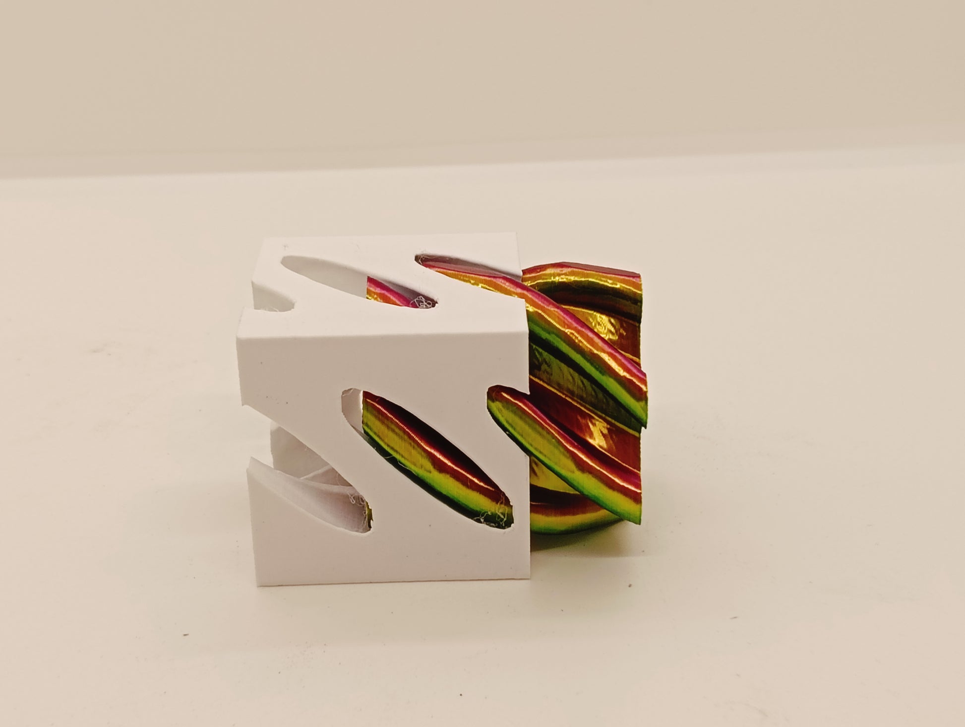 curioso cubo original y relajante
